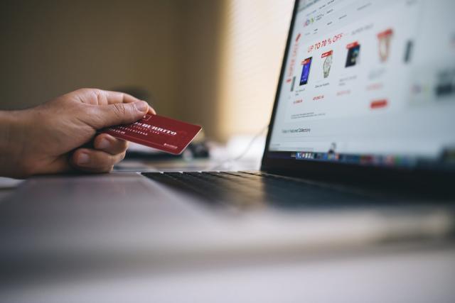 How To Get and Maintain a Good Credit Score 