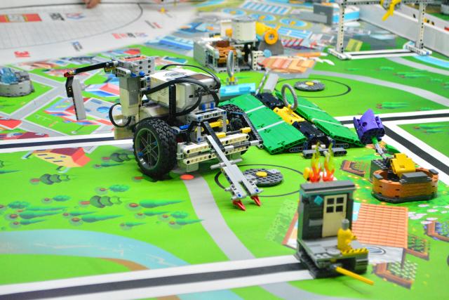LEGO Education WeDo - Prosthetic Arm for Daniel