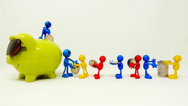 Interactive Games to Develop Students' Financial Literacy